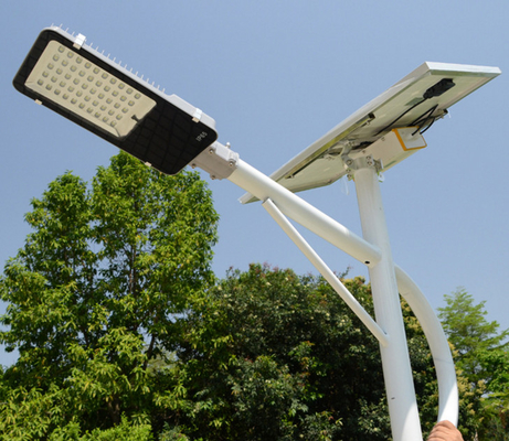 Mono Solar Panel Commercial Solar Powered Street Light For Outdoor Lighting